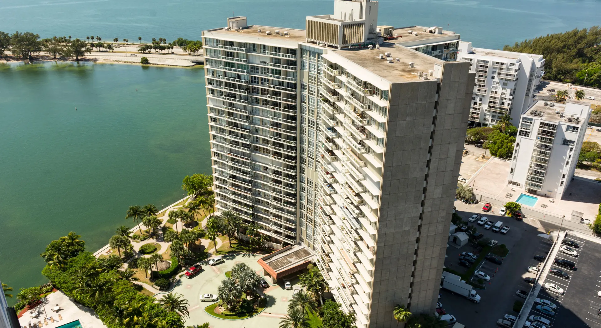 Brickell Townhouse high-rise with bayfront view in Miami.