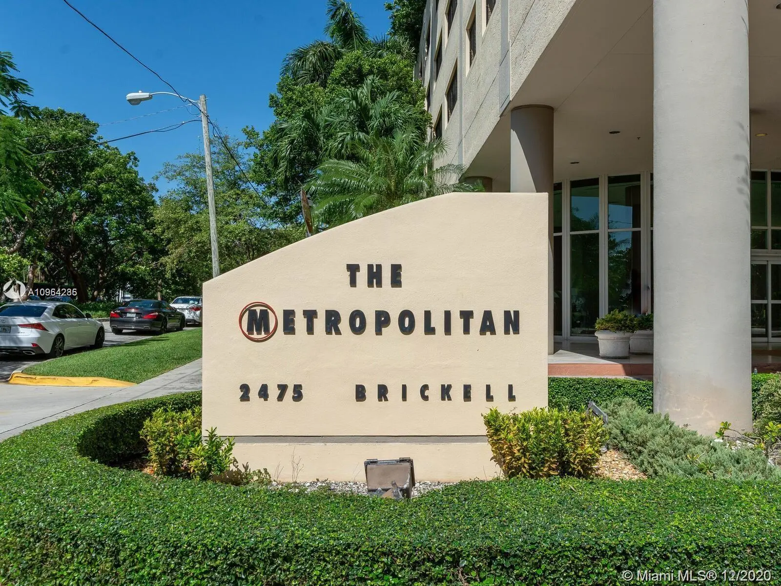 The Metropolitan's entrance signage at 2475 Brickell in Miami.
